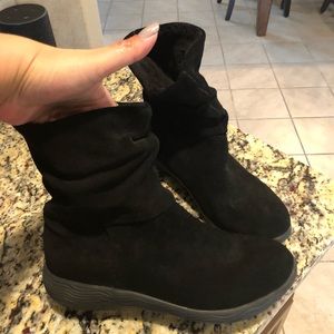 Winter boots 8.5 black
